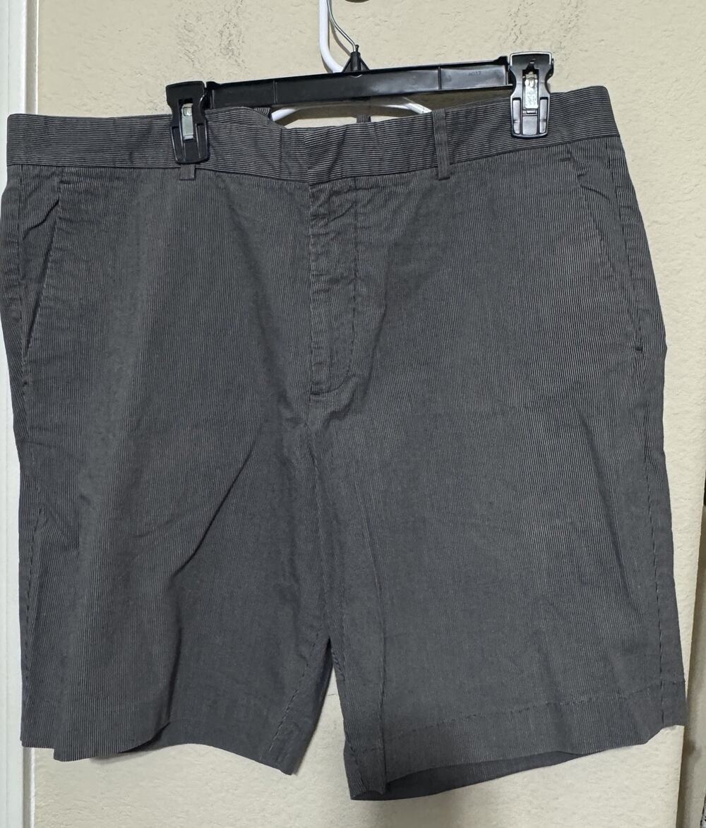 Theory Chino Shorts men’s size 38 X8 black stripe golf casual Stretch